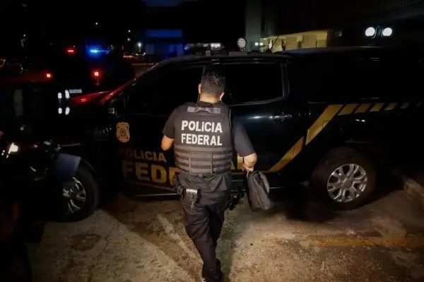 Polícia Federal abre 1.000 vagas em concurso com salários até R$ 26,8 mil