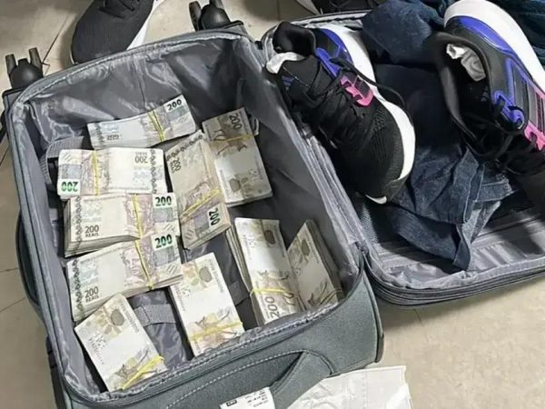Polícia Federal apreende R$ 1,2 milhão em aeroporto de Brasília