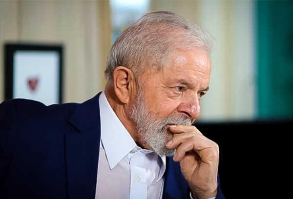 Pedido de impeachment de Lula é protocolado com base em Maduro e Zanin