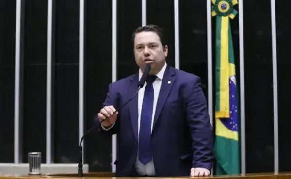 Projeto de Decreto Legislativo suspende inclusão do MST em comitê do governo