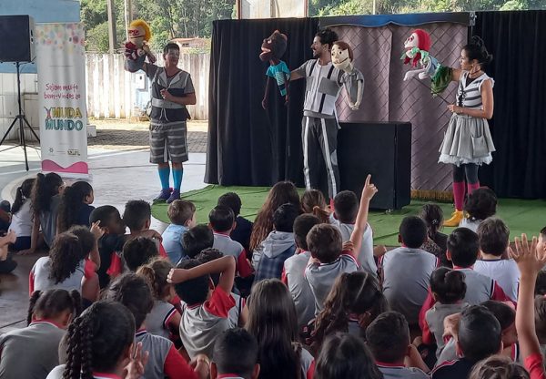 Projeto MudaMundo realiza oficinas e apresentações teatrais nas escolas de Timóteo