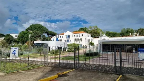 PUC Minas disponibiliza bolsas de estudo para licenciaturas