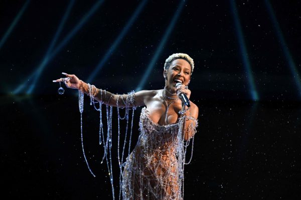 Doja Cat cantando (foto: Patrick T. Fallon/AFP)