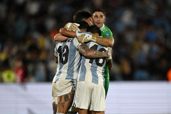 Argentina ganhou por 1 a 0 do Uruguai (foto: Eitan ABRAMOVICH / AFP)