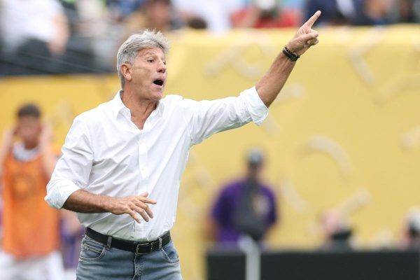 Renato Gacho, tcnico do Fluminense (foto: CHARLY TRIBALLEAU / AFP)