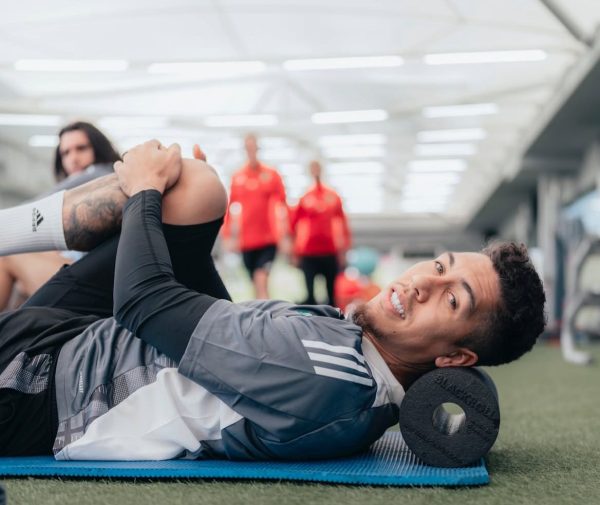 Roberto Firmino em treino do Al-Ahli (foto: Al-Ahli/Divulgao)