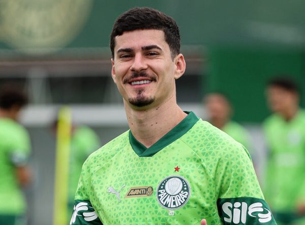 Rmulo, do Palmeiras, sorrindo (foto: Fabio Menotti/Palmeiras)