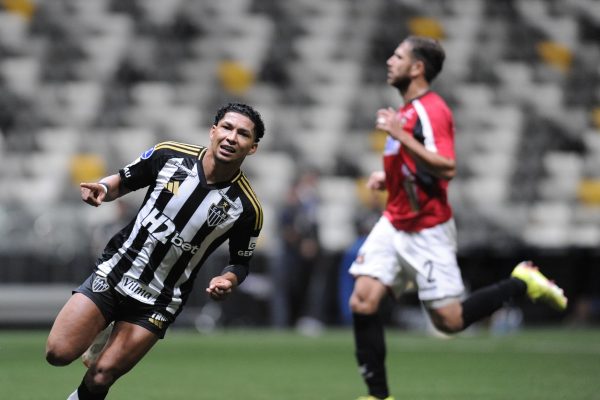 Rony comemora gol pelo Atltico diante do Caracas, na Arena MRV (foto: Alexandre Guzanshe/EM/DA.Press)