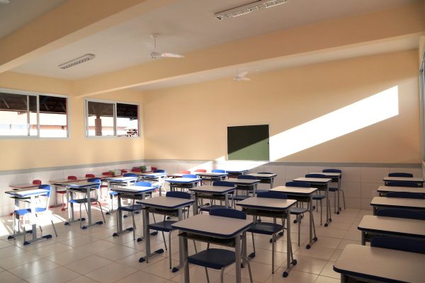 Quase 60 escolas da superintendência de Governador Valadares aderem a paralização estadual | Vales de Minas Gerais