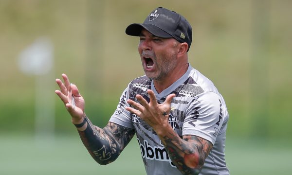 Sampaoli irritado durante treino do Atltico (foto: Bruno Cantini/Atltico)