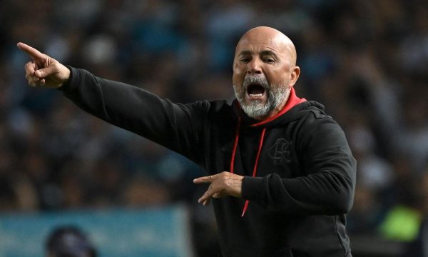 Sampaoli no comando do Flamengo (foto: Luis ROBAYO / AFP)