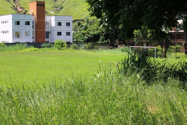 ABANDONO: Campo do São Cristóvão, em Timóteo, continua sendo uma preocupação para moradores