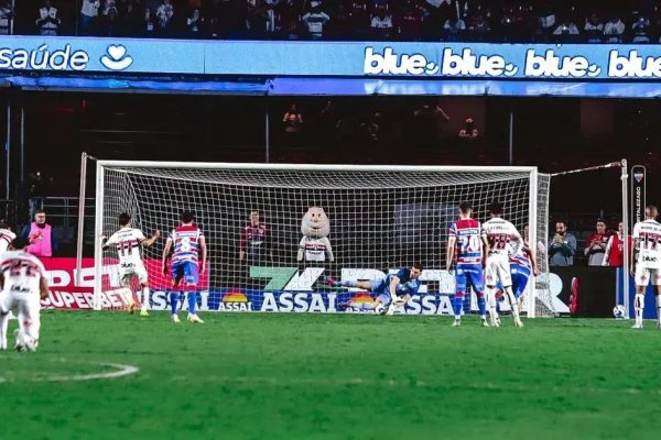 São Paulo empata com Fortaleza após pênalti perdido por Ferreirinha