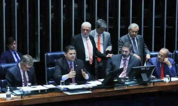 Senado aprova PEC para integrar guardas municipais à segurança pública