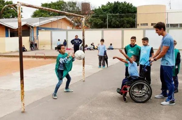 Senado inicia análise de PECs, incluindo educação inclusiva e proteção ao idoso