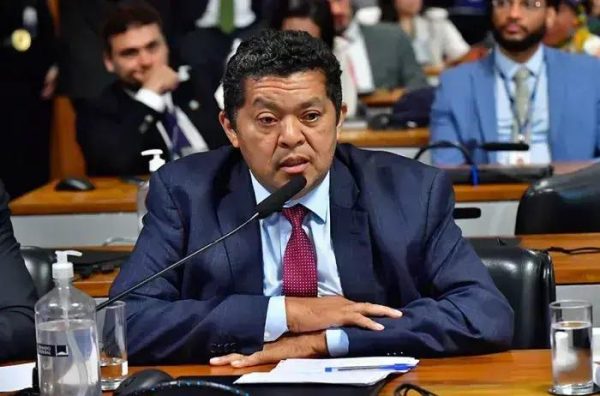 Senador Beto Faro contesta título de Recife como Capital Nacional do Brega