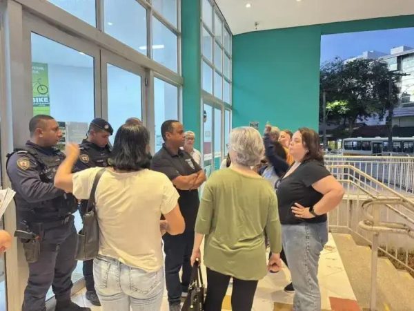 Sindicato é impedido de entrar na Prefeitura de Ipatinga; reunião foi cancelada