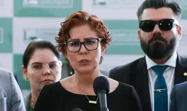 STF condena Carla Zambelli a 10 anos por invasão ao CNJ