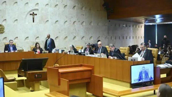 Limites de dedução na educação no IR recebem 3 votos a favor