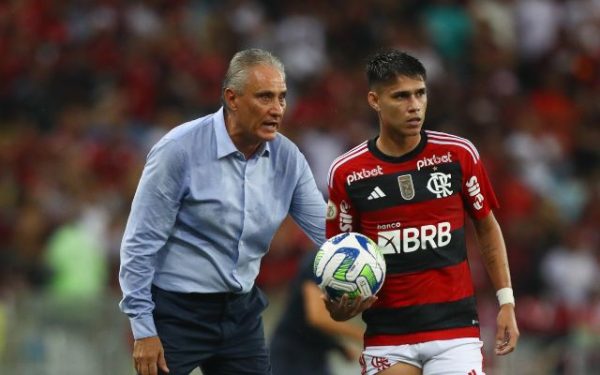 Tite explicou as substituições do Flamengo