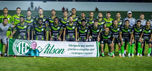 Grupo do Tocantinpolis antes de jogo pela Copa Verde, no incio deste ano (foto: Divulgao/Instagram/Tocantinpolis)