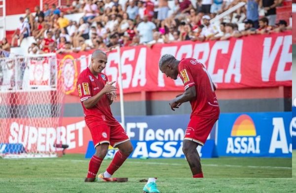 Joo Pedro marcou o gol da vitria do Tombense sobre o Amrica no Almeido (foto: Victor Souza/Tombense)