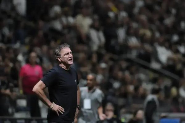 Torcedores do Atlético protestam após empate na Arena MRV: 'Time sem vergonha'