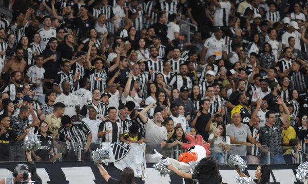 Torcedores do Atltico no Mineiro (foto: Alexandre Guzanshe/EM/DA.Press)