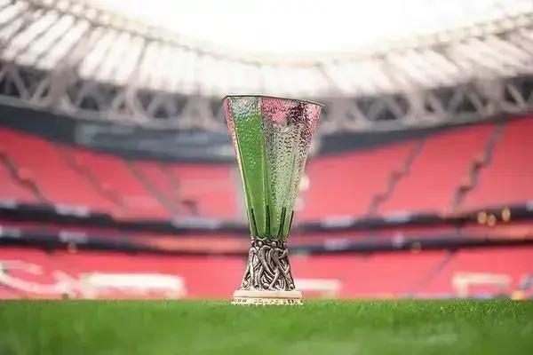 Tottenham e Manchester United duelam pela Europa League nesta quarta-feira