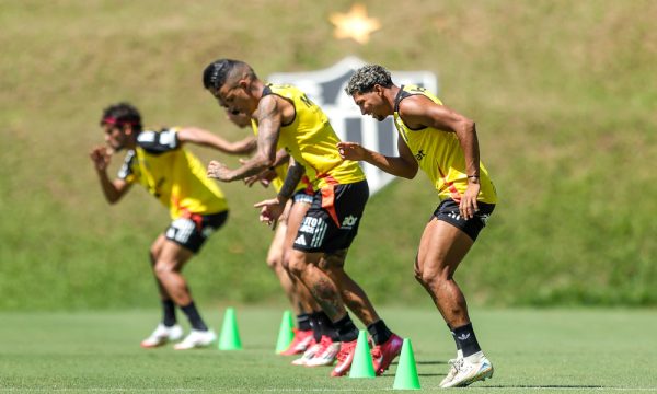 Jogadores do Atltico durante treino na Cidade do Galo (foto: Pedro Souza/Atltico)