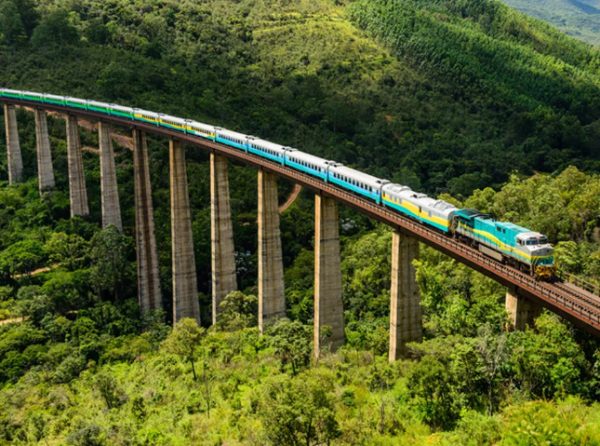 Vale suspende circulação do trem de passageiros por motivos de segurança