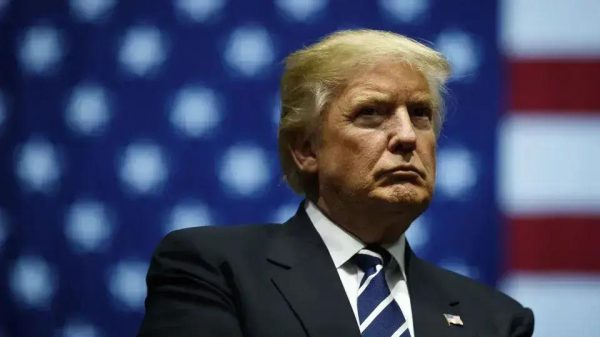 Trump anuncia acordos de US$ 200 bilhões com os Emirados Árabes Unidos