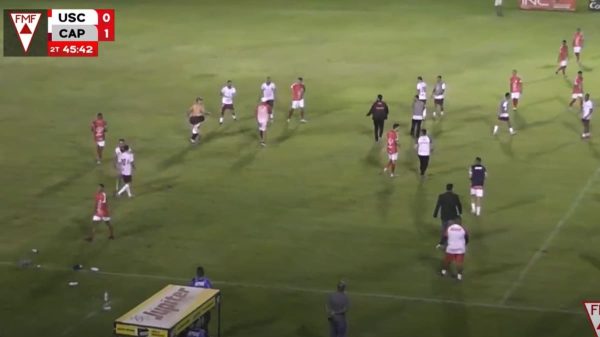 Cenas da briga na vitria do Patrocinense por 1 a 0 sobre o Uberaba, pelo Mdulo 2 do Campeonato Mineiro (foto: Reproduo/FMF)