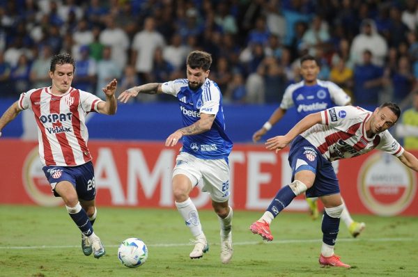 Cruzeiro contra Unin no Mineiro (foto: Alexandre Guzanshe/EM/DA Press)