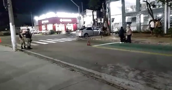 Motorista tem mal súbito e colide veículo com vitrine de loja em Timóteo