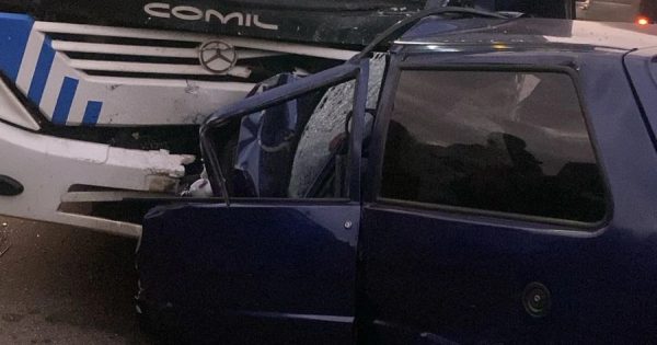 Acidente entre carro e ônibus provoca uma morte na BR 458, no Vale Verde em Ipaba