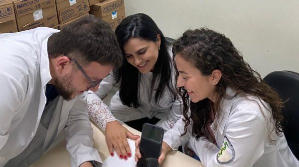 Ipatinga: estudantes de medicina viralizam na internet com consulta humanizada