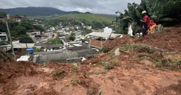 Ipatinga decreta situação de emergência após chuva causar mortes e destruição na cidade