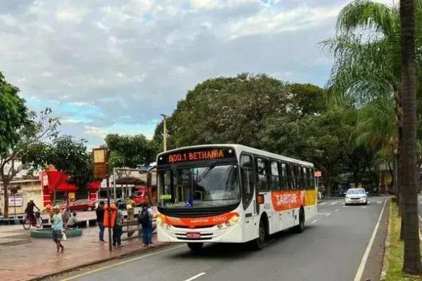 Usuários criticam aumento de tarifa do transporte público em Ipatinga