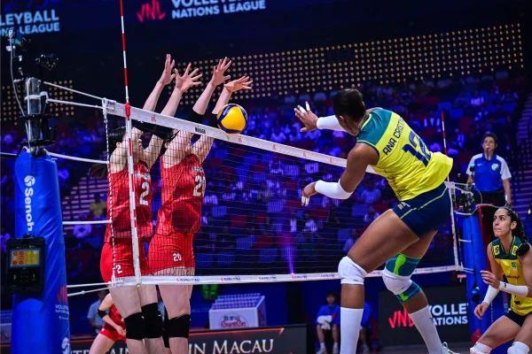 Seleção Feminina de Vôlei segue invicta na Liga das Nações