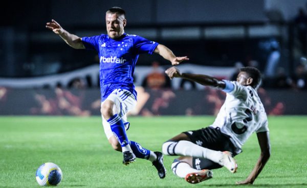 Vasco e Cruzeiro em jogo pelo Brasileiro (foto: Divulgao/Cruzeiro)