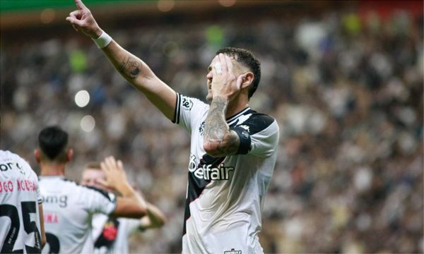 Vegetti marcou um dos gols do Vasco (foto: Matheus Lima/Vasco)