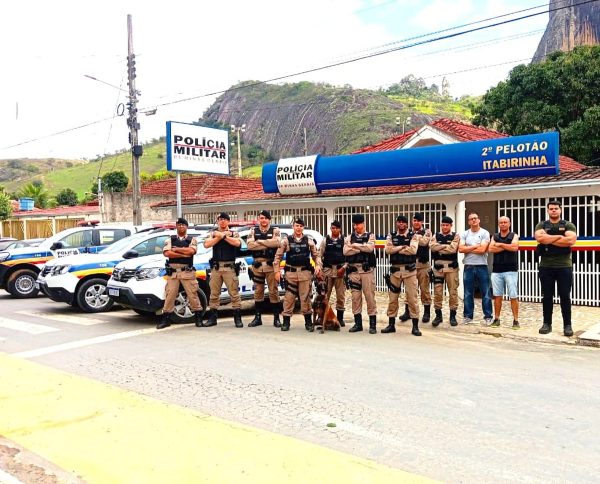 Homem é preso após PM encontrar drogas em vão de estrutura de garagem de uma casa em Itabirinha | Vales de Minas Gerais