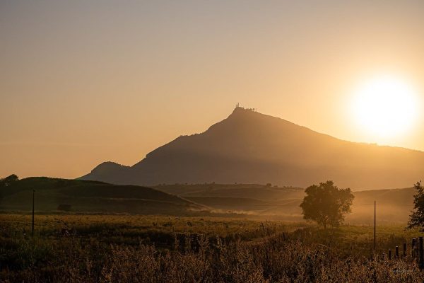 'Visões da Ibituruna', mostra fotográfica marca a Primavera dos Museus em Governador Valadares | Vales de Minas Gerais