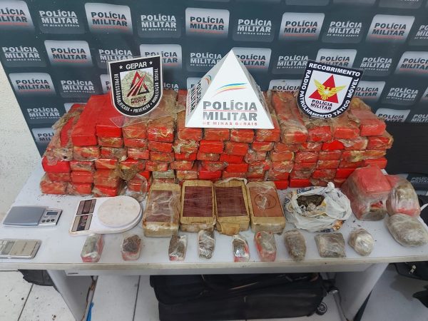 PM apreende 80 quilos de maconha e cinco de pasta base de cocaína enterrados em lote vago de Governador Valadares | Vales de Minas Gerais