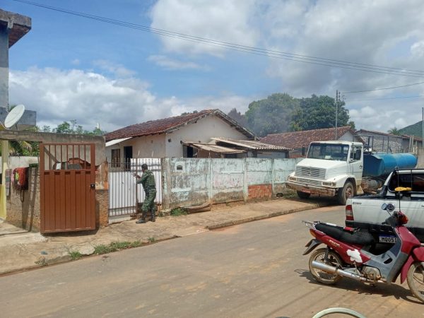 Homem se tranca em casa, coloca fogo nos móveis e é resgatado por policiais ambientais | Vales de Minas Gerais