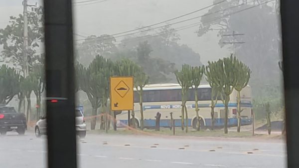 Motorista de ônibus inabilitado é autuado durante operação da PRF na BR-116 em Caratinga | Vales de Minas Gerais