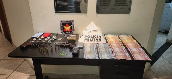 Pote de arroz vira esconderijo de drogas e dinheiro em Governador Valadares