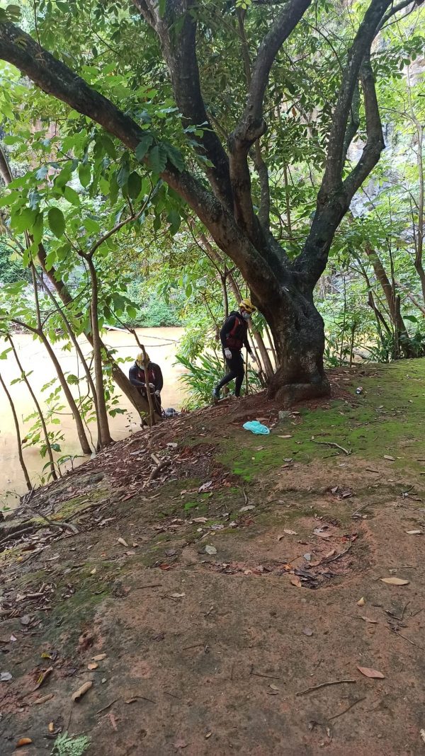 Corpo de idoso é encontrado boiando em lago de Ipatinga