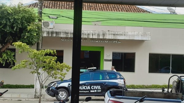 Polícia Civil cumpre 10 mandados de busca e apreensão durante operação em Nanuque